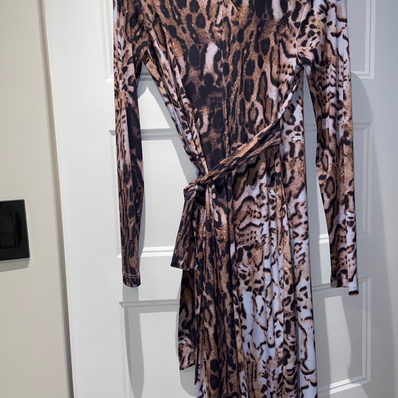 Leopard Carry Maternity Meghan wrap dress - Picture 4 of 4